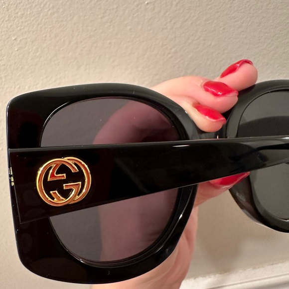 GUCCI Cat-eye Sunglasses - Picture 5 of 7